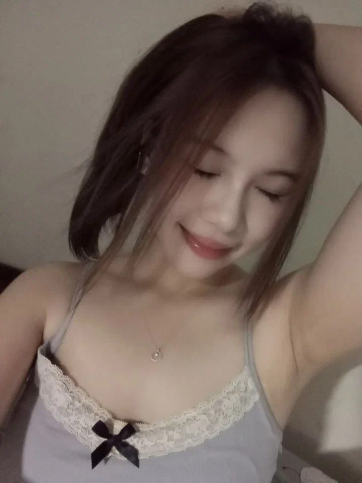 Mắc kẹt trong kho cặc với cô nàng đồng nghiệp đã có chồng