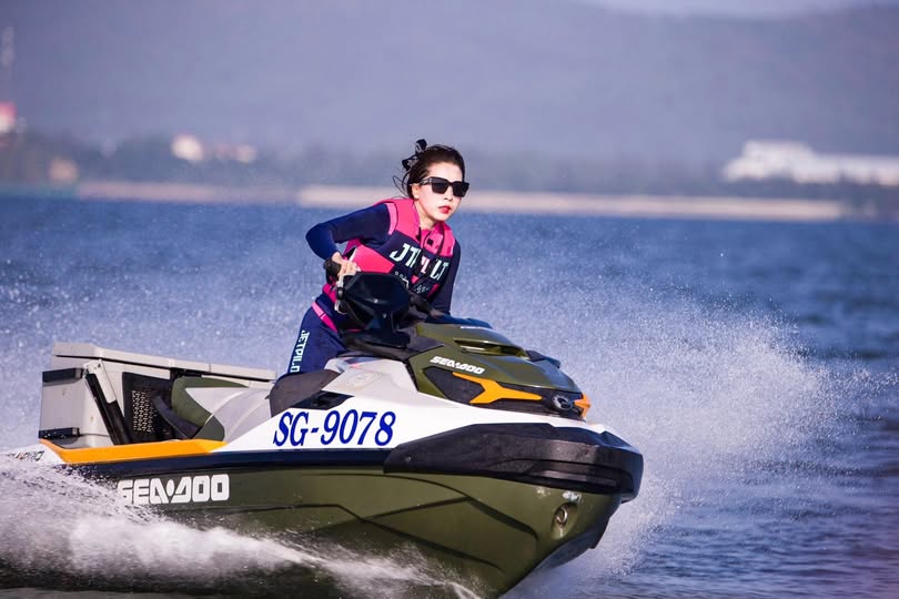 Bắn tinh ngập lồn em người yêu cũ vú to nghiện địt