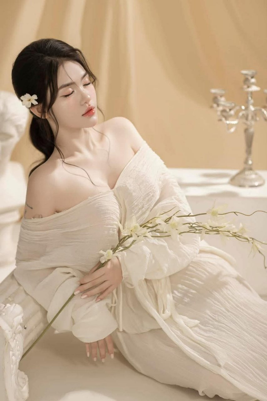 Tất cao gót Apple Creampie 2+